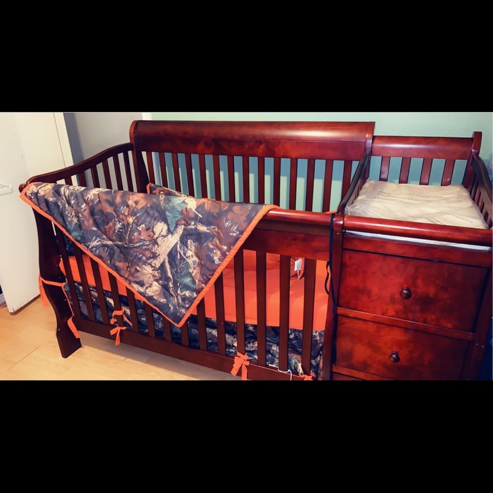 BABY CRIB